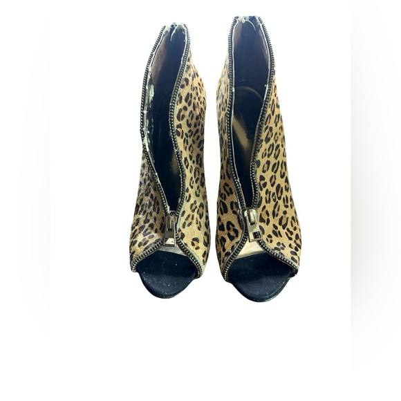 Carlos Santana Leopard Print Stiletto Heels (Used - Fair Condition - Size 8M) 🐆 - Picture 5 of 8